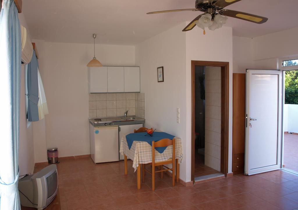 Eristos Beach Hotel Megálon Choríon Habitación foto