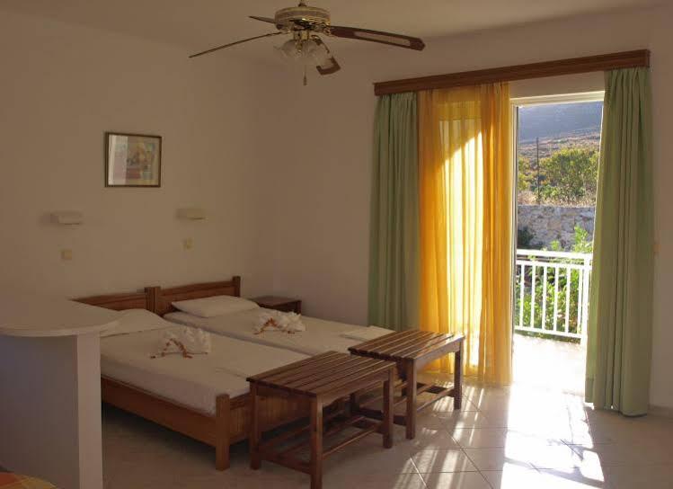 Eristos Beach Hotel Megálon Choríon Exterior foto
